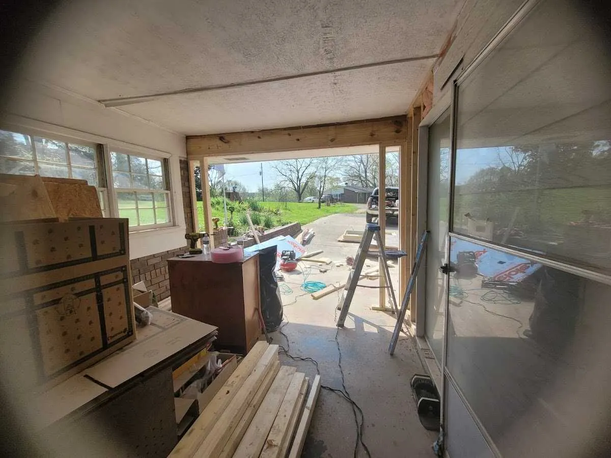 Air movers and dehumidifier for Water Mitigation Services in Caddo Mills